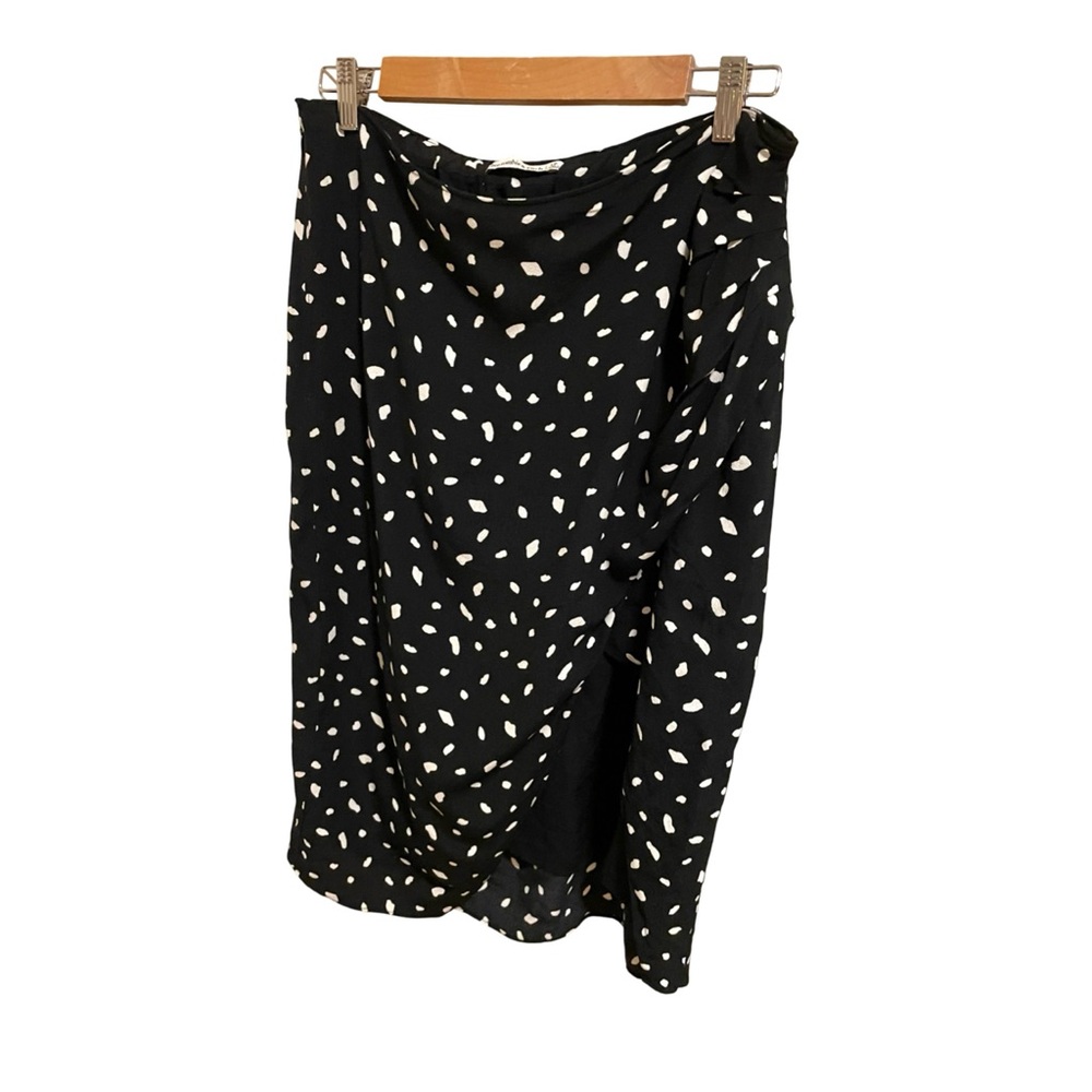 Abercrombie Black and White Knee Length Dot Skirt with Side Slit - Picture 3 of 4